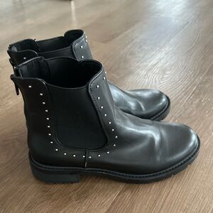Universal Thread Co Ankle boots size 9